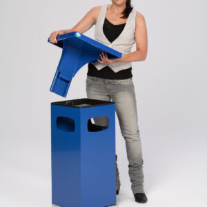 VAR Abfallsammler & Ascher B32 mit Schutzdach und Inneneinsatz, pulverbeschichtet, verzinktes Stahlblech, 38 Liter, Außenbereich, Farben: Weiß, Purpurrot, Anthrazit, Moosgrün, Enzianblau, Gelb, Silber, Antik-Silber, mit Vierkantschloss