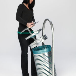 VAR Rohrbogenständer RB 002, Kopfteil enzianblau – Korpus weiß, Abfallsammler für den Außenbereich, 71 Liter, mit Doppelbartschlossschloss und Inneneinsat