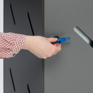 VAR Wertstoffsammelstation WS 58 – 4-Fach Wertstofftrenner, 200 Liter, verzinktes Stahlblech, pulverbeschichtet, Farben: Blau, Gelb, Silber, Braun, Antik-Silber, Eisenglimmer, mit/ohne Dreikantschloss, mit/ohne Inneneinsatz